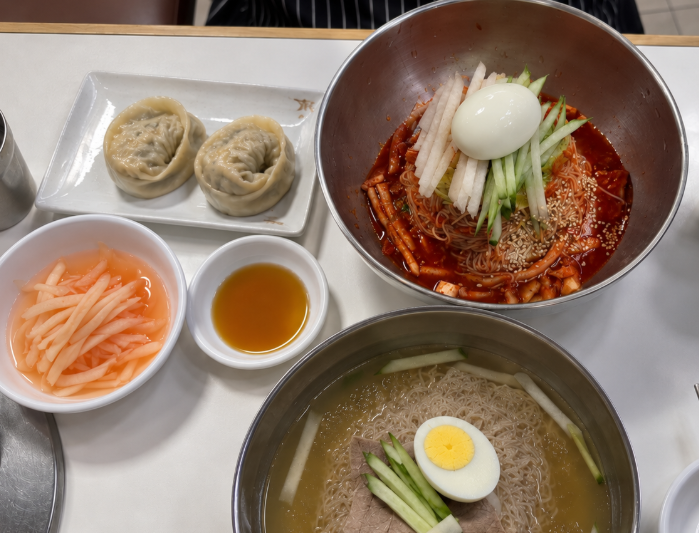 Mul naengmyeon and hoe naengmyeon at Myeongdong Hamheung Myeonok
